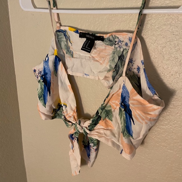 Crop top - Picture 2 of 2